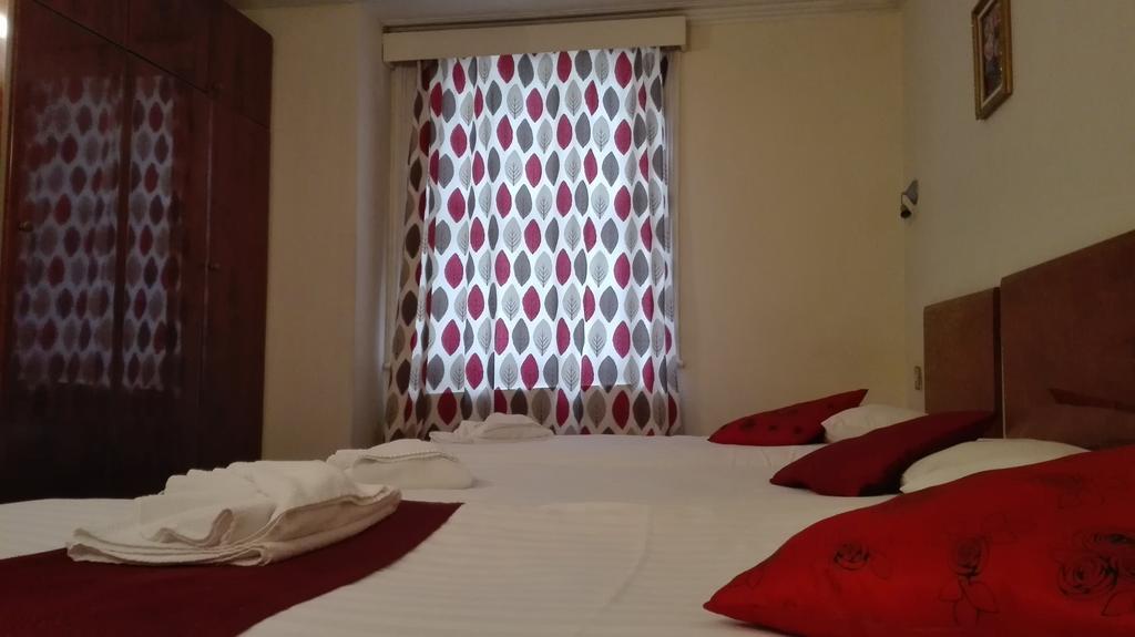 Whiteleaf Hotel Лондон Екстериор снимка